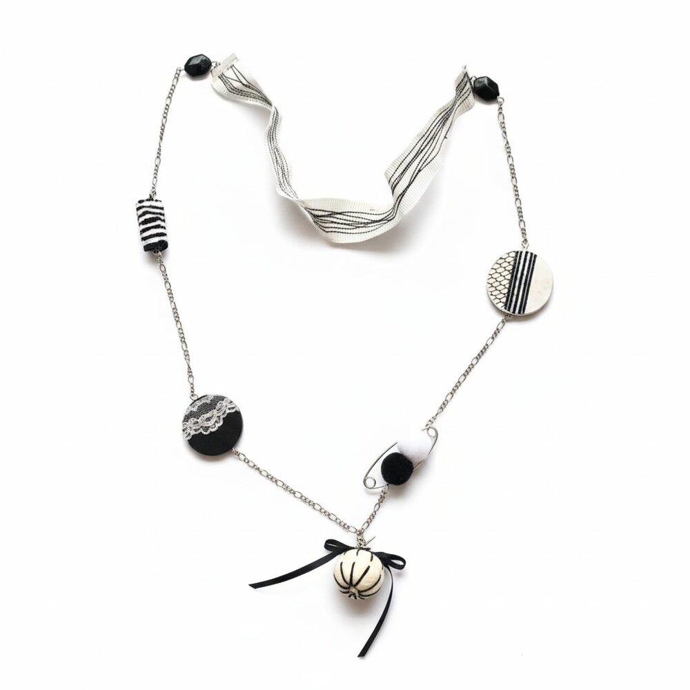 CREATION - Pompom long necklace - ruban beads fabric - black white